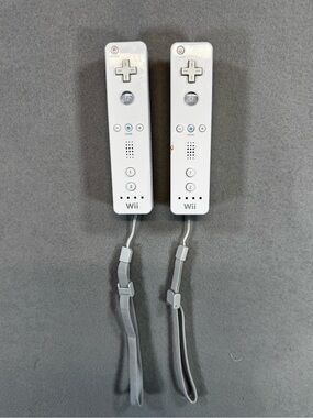 Nintendo White Wii Remote Controller Pair with Wrist Straps
